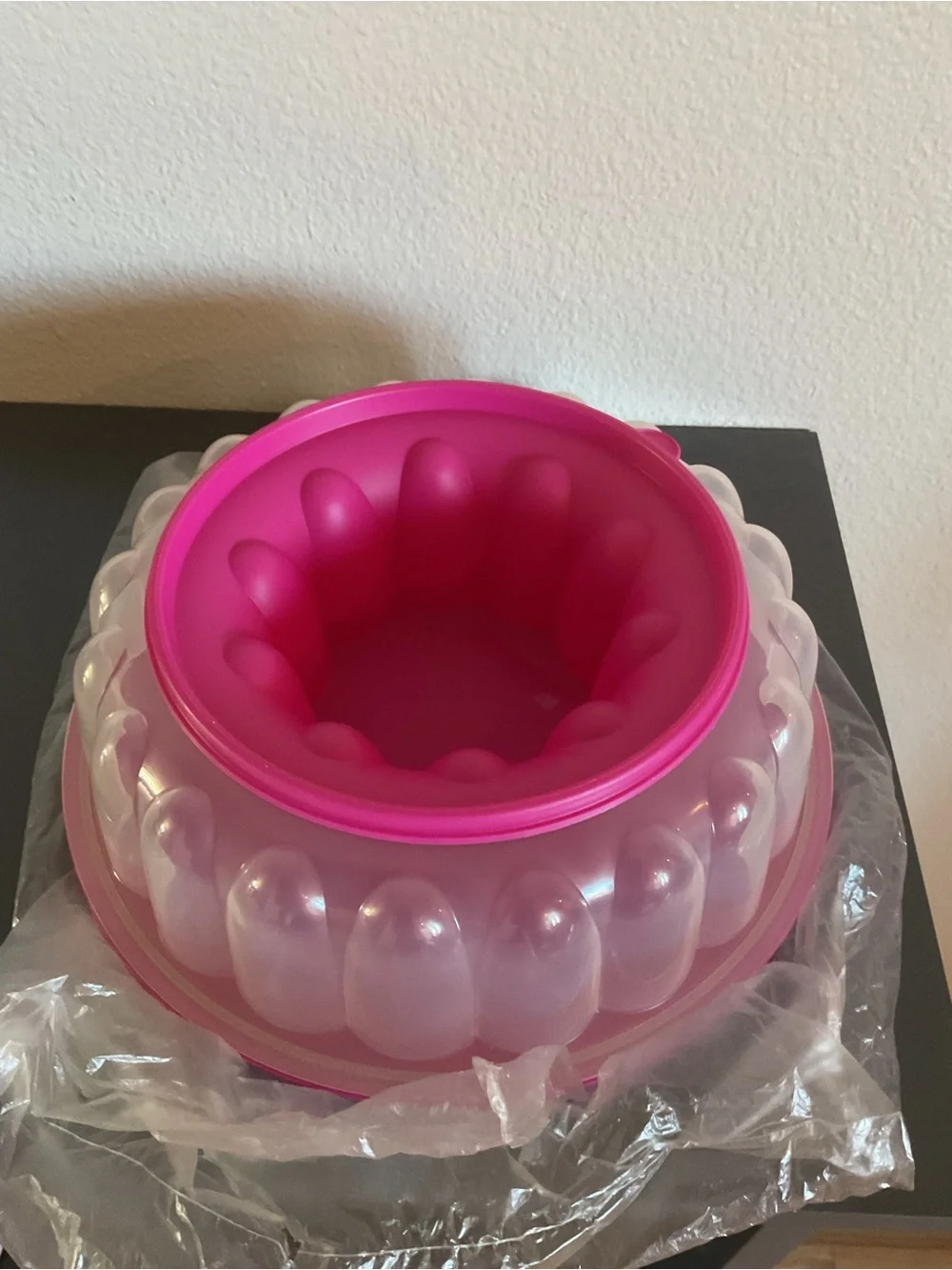Tupperware Hot Pink Gelatin  Mold